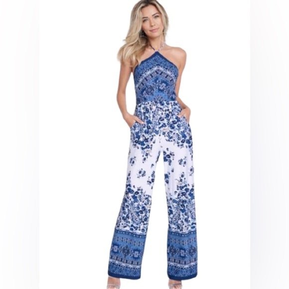 VENUS Pants - VENUS Blue and White Floral Jumpsuit 🦋💙🤍 M-L NWOT